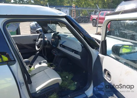 2025 Mini Hardtop Cooper from USA, damaged, VIN WMW43GD06S2X37266